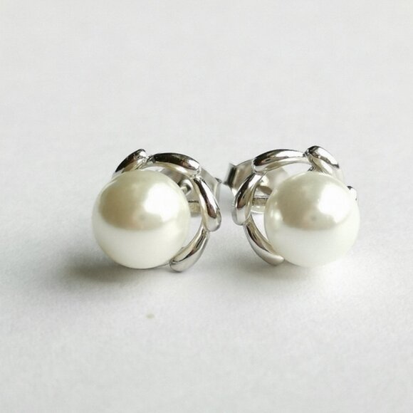 NWT sterling silver white pearl stud earrings - Picture 7 of 12